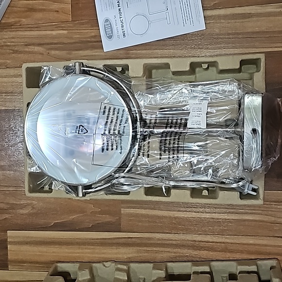 LED Vanity Mirror Large PLUG IN ONE ONLY New with box makeup Pleaese read ad - Picture 4 of 7